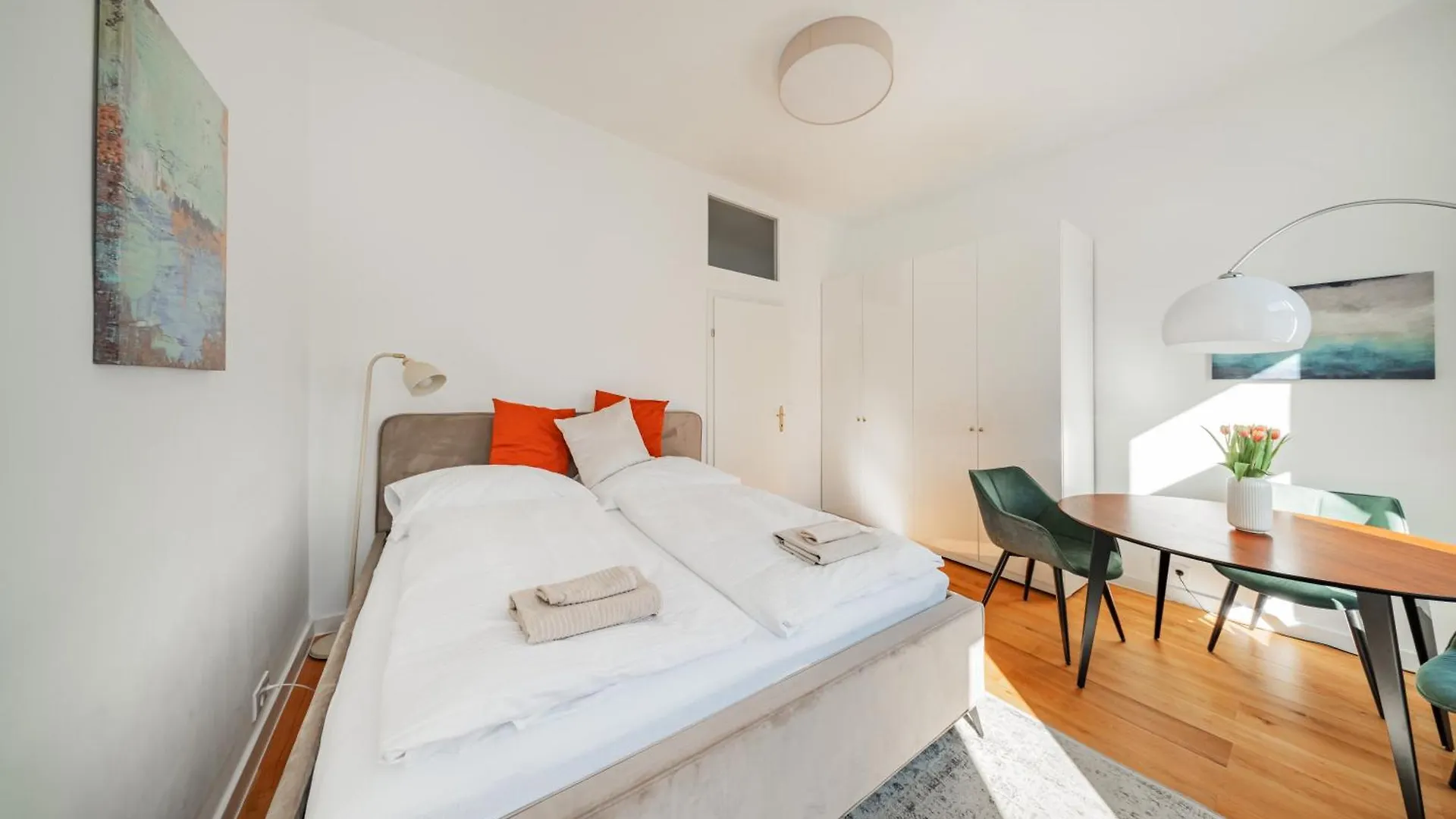 Sonnige Altbauwohnung Nahe Wien Hauptbahnhof Vienna